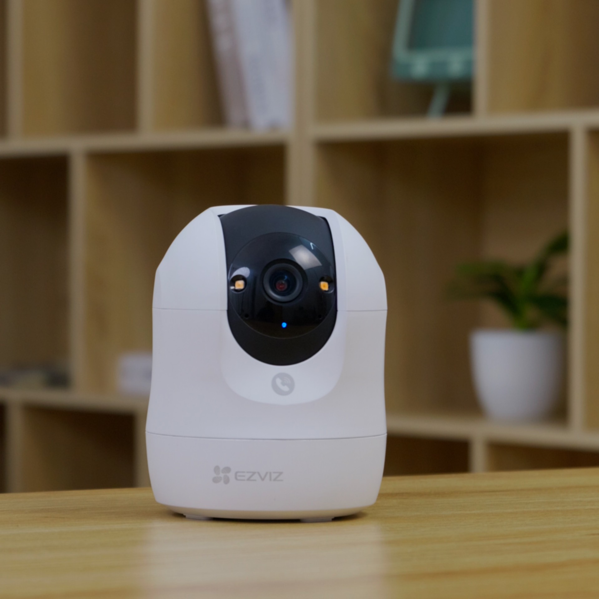 EZVIZ và t?m nhìn ‘Smart Caring’: c?ng ngh? an ninh g?n k?t c?m xúc gia ?ình