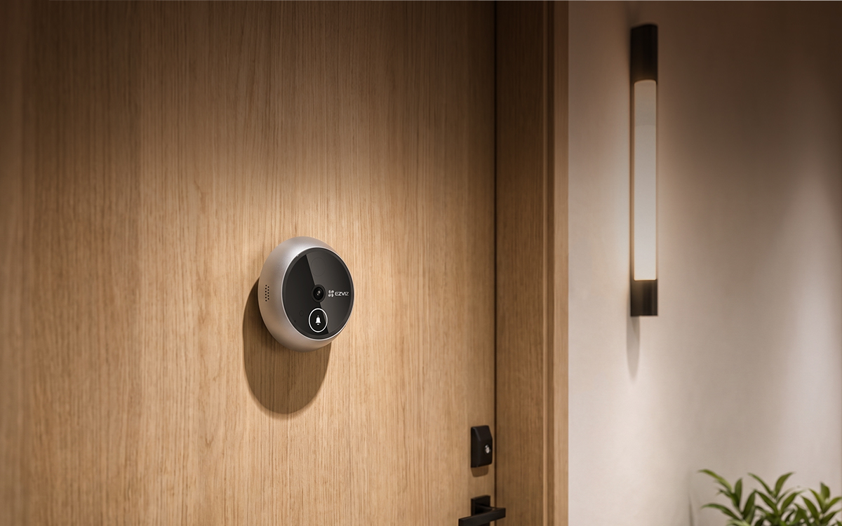 CP4 Pro installed on a wooden front door